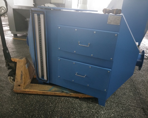 活性炭吸附装置